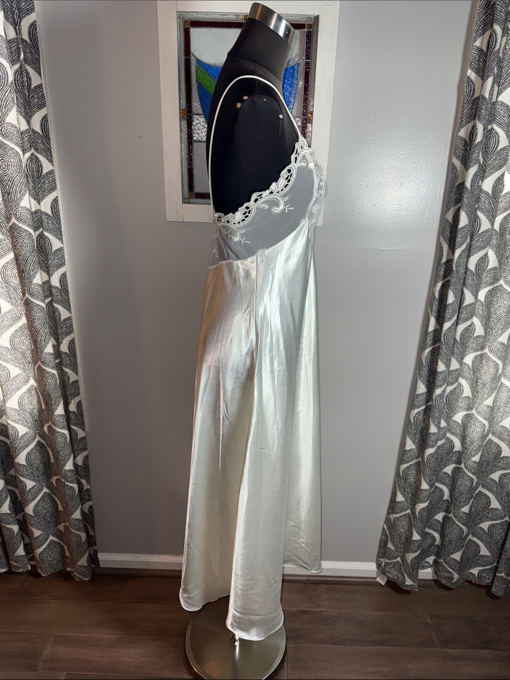 Vintage Victoria’s Secret Gold Label White Satin & Lace Slip Dress - Size Small - Picture 7 of 10